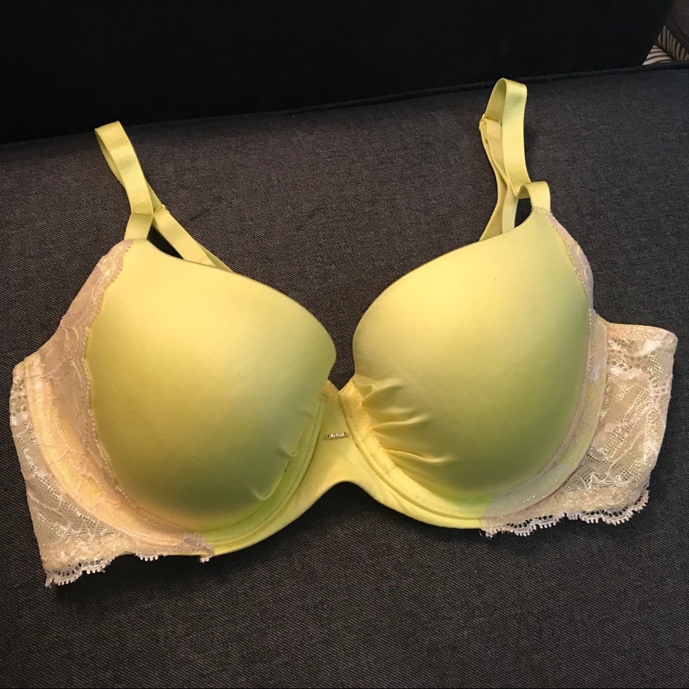 {Victoria’s Secret} 36B 🗝